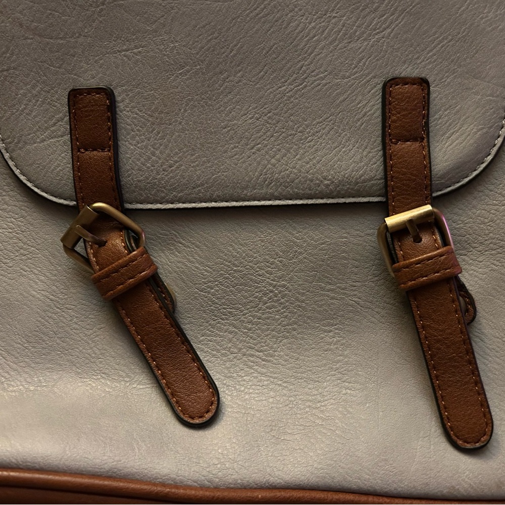 Jen & Co Convertible Backpack/Shoulder Bag - Picture 3 of 15